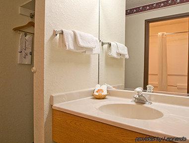 Super 8 By Wyndham San Antonio/fiesta